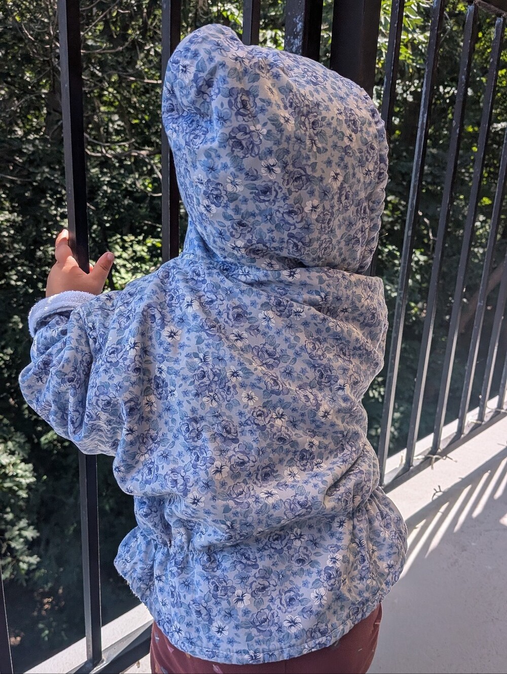VINTAGE - 18M - Kids' Blue Floral Hooded Inside Towel Fabric